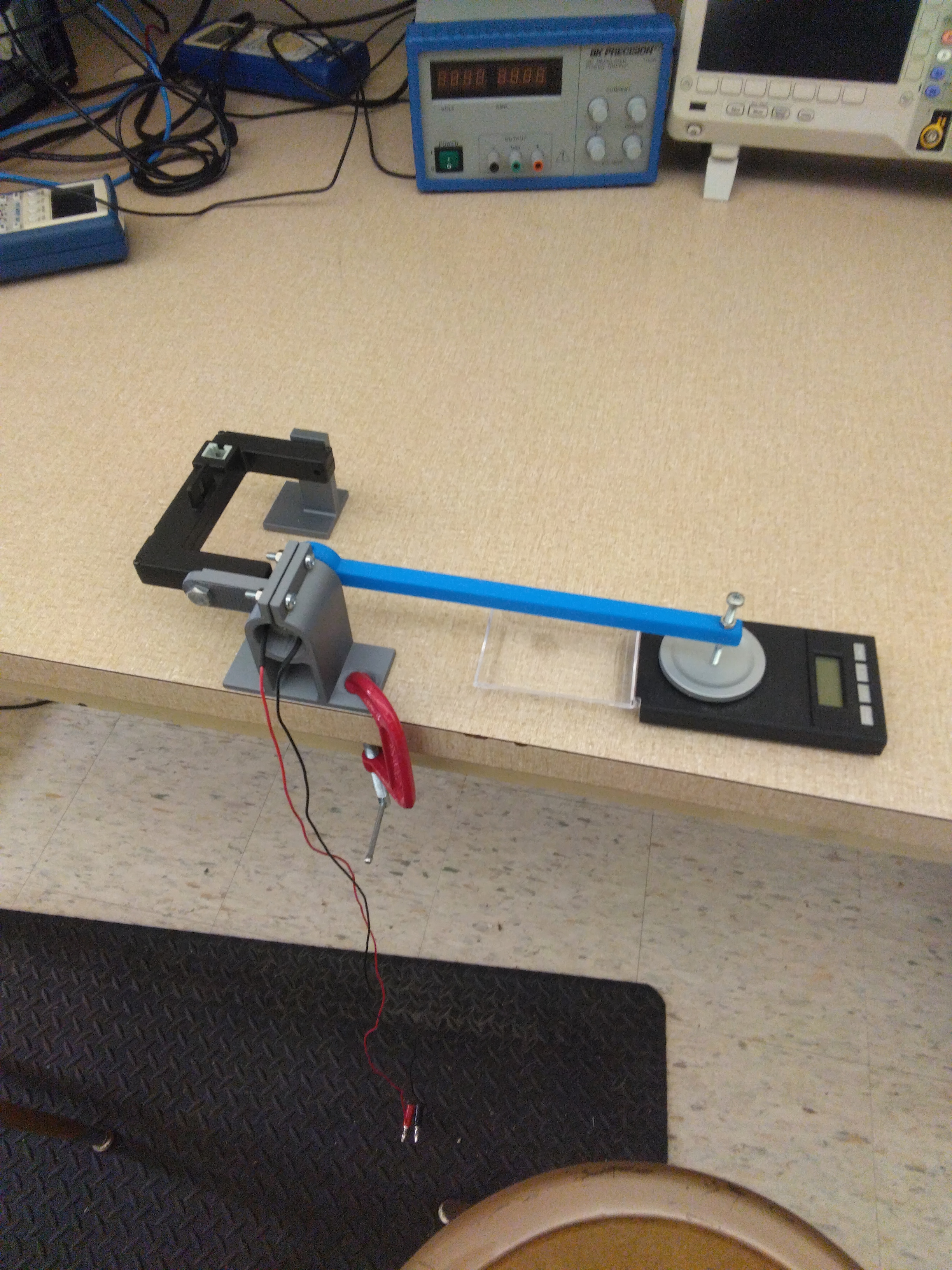 Lab photo DCMotor-TorqueFixture.jpeg